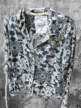 Cino Black & White Paisley Button-Down Shirt